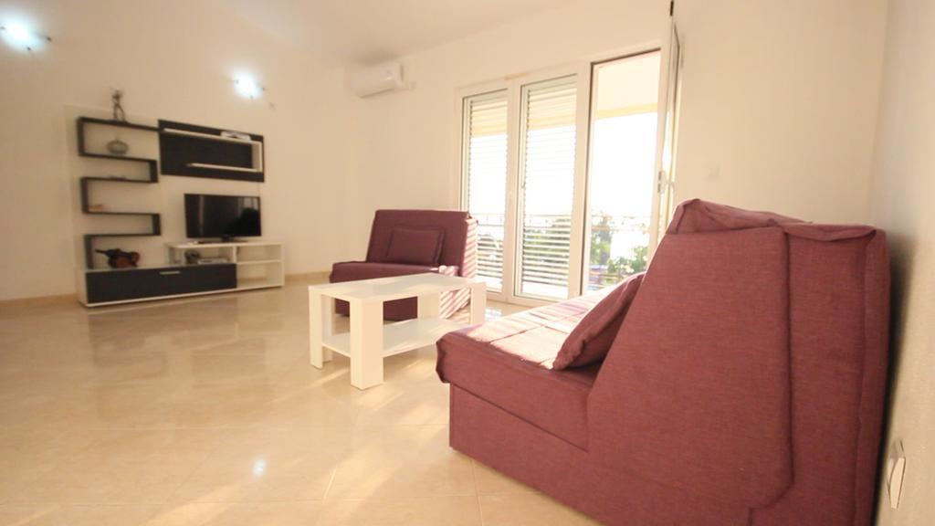 Apartments Percobic Sutomore Habitación foto